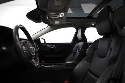 2022 Volvo S60 Momentum