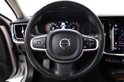 2022 Volvo S60 Momentum