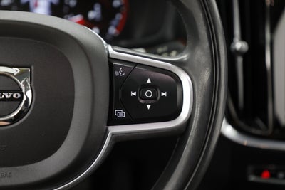 2022 Volvo S60 Momentum