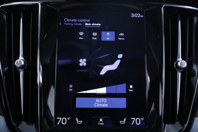 2022 Volvo S60 Momentum