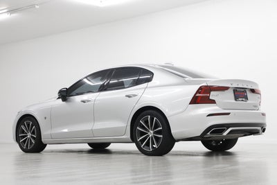 2022 Volvo S60 Momentum