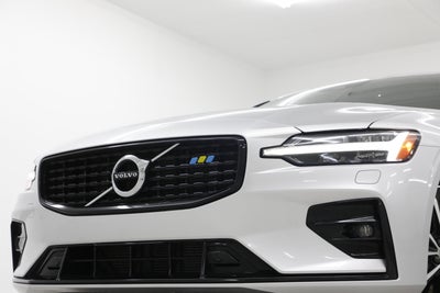 2022 Volvo S60 Momentum