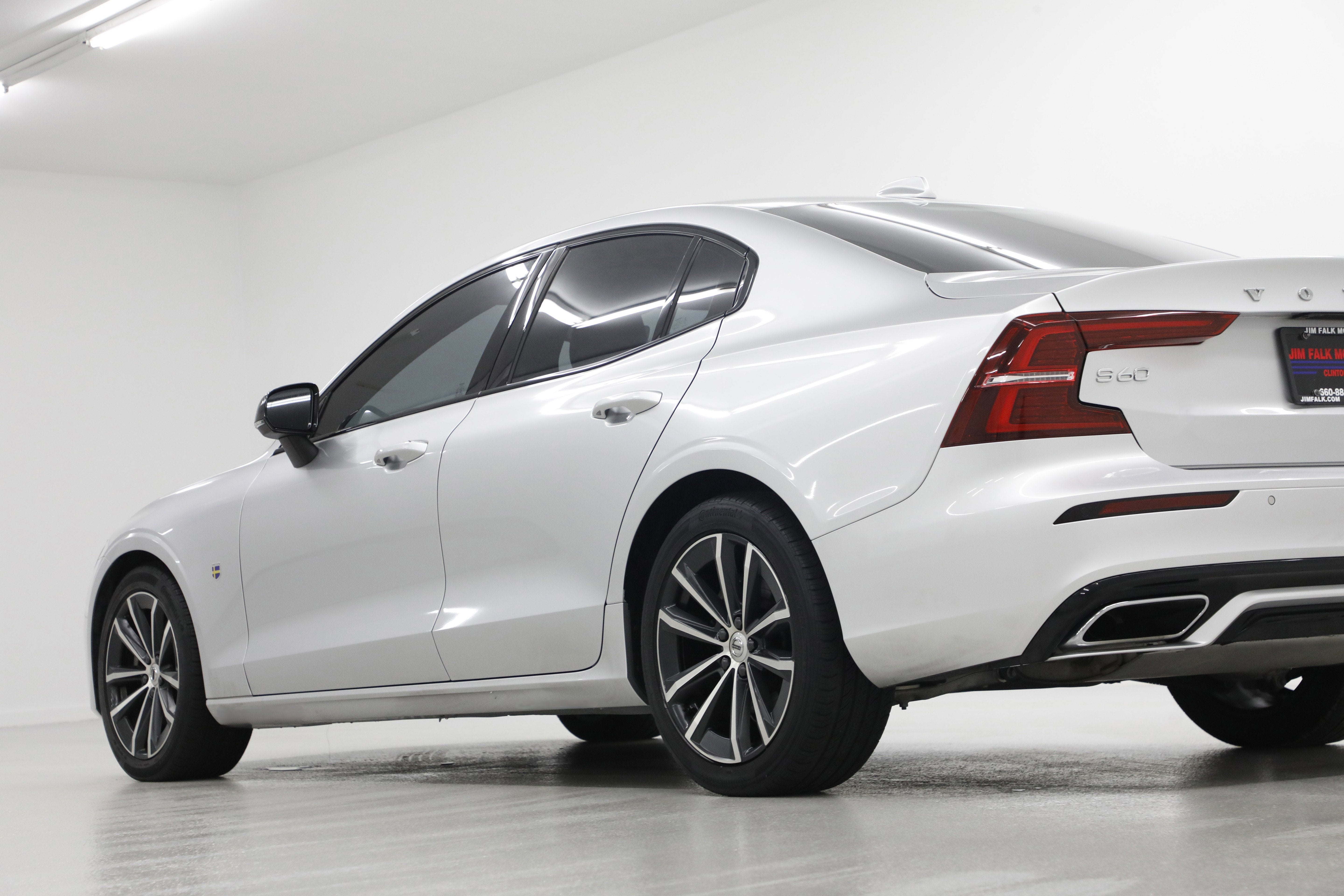2022 Volvo S60 Momentum