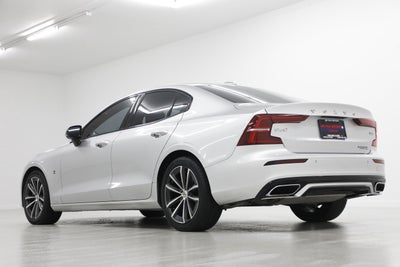 2022 Volvo S60 Momentum