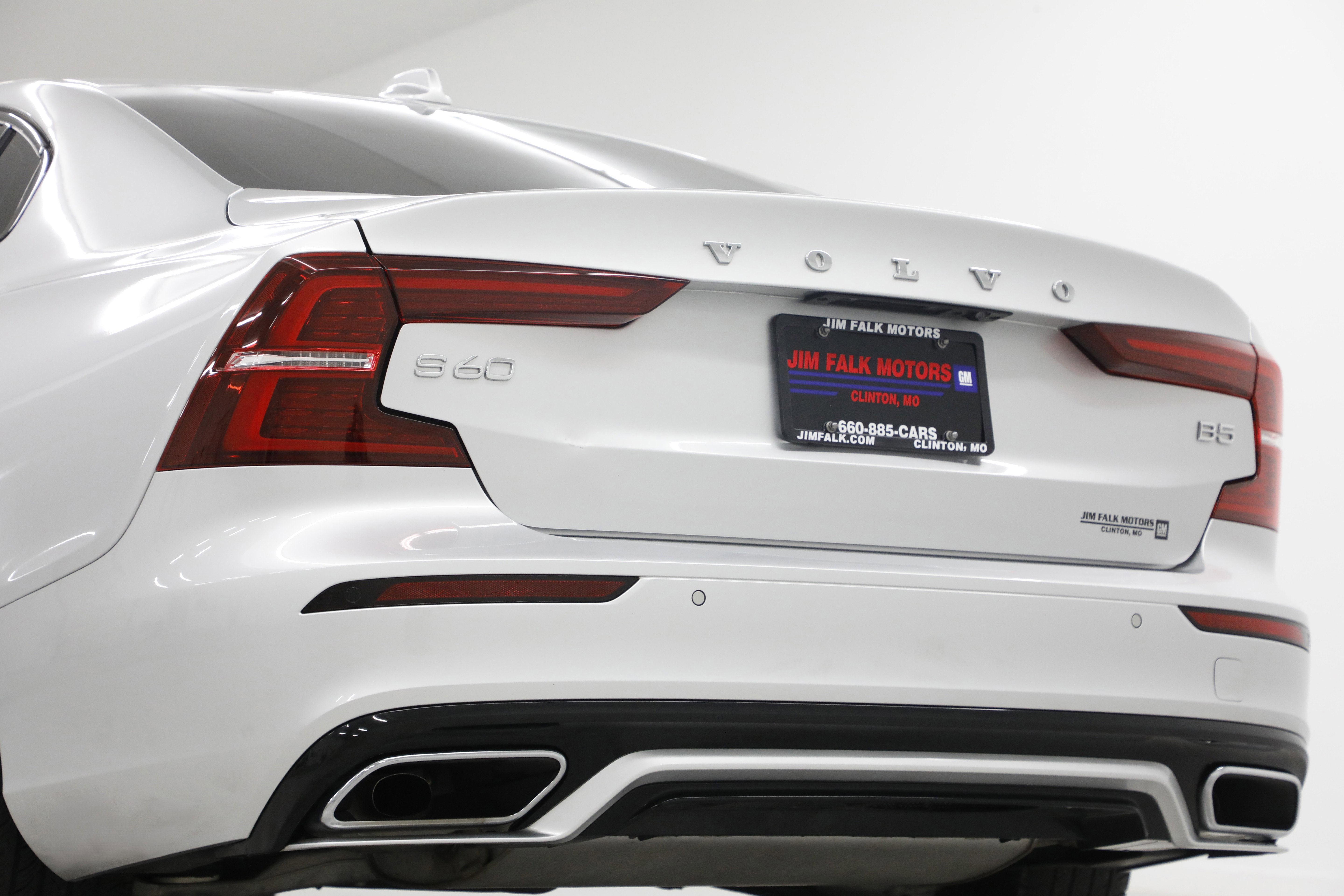 2022 Volvo S60 Momentum
