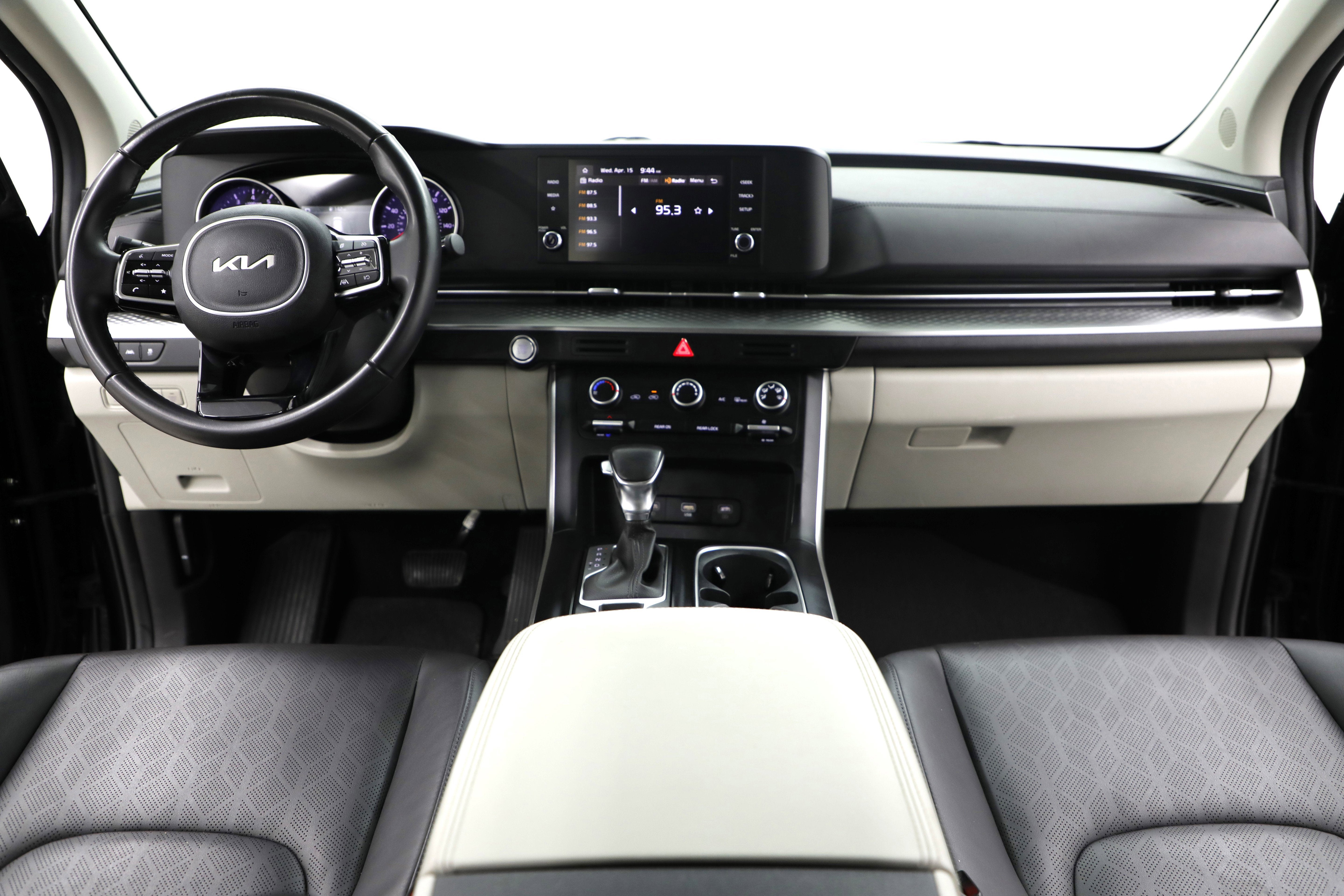 2024 Kia Carnival LX