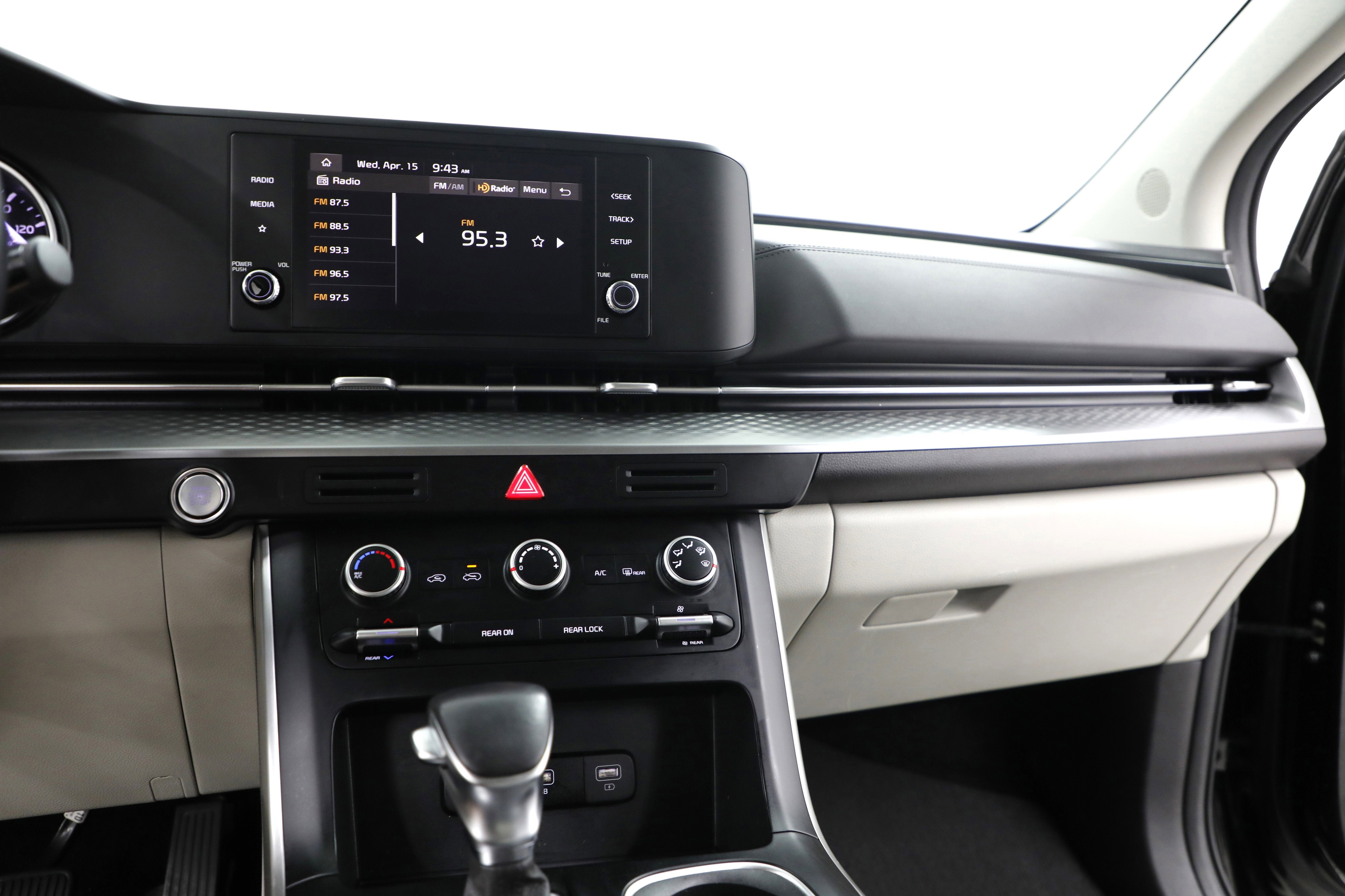 2024 Kia Carnival LX