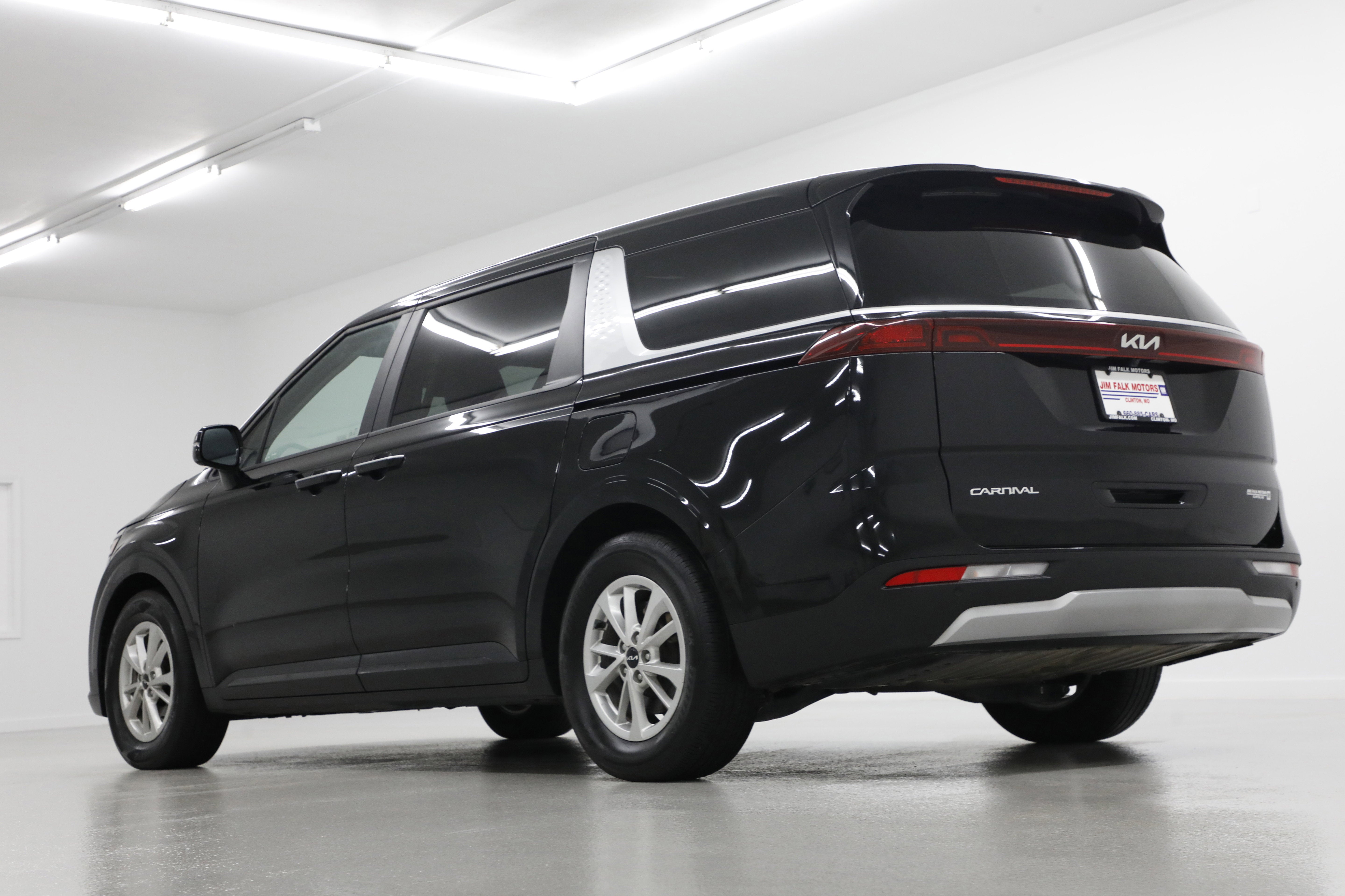 2024 Kia Carnival LX