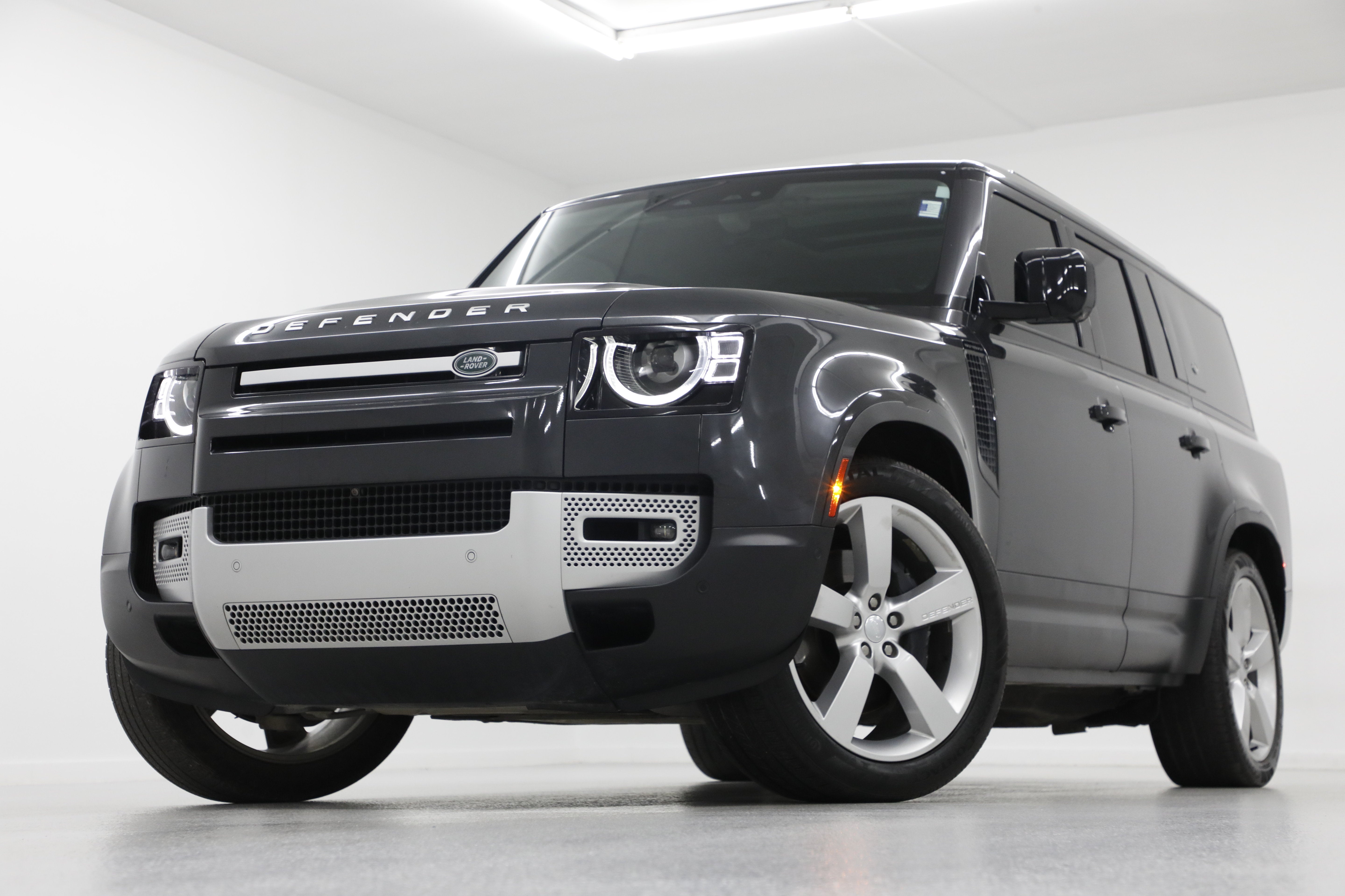 2023 Land Rover Defender First Edition