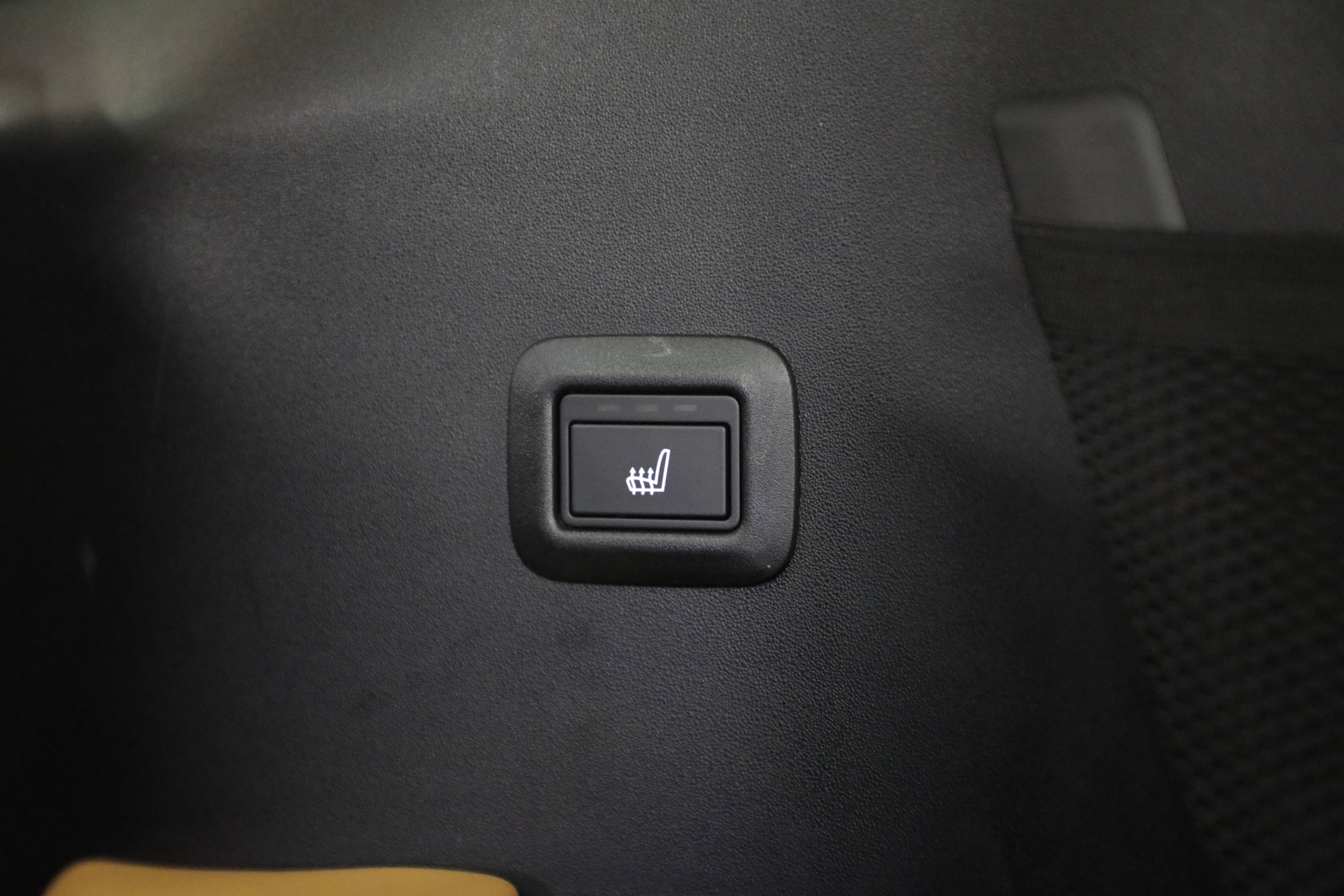 2023 Land Rover Defender First Edition