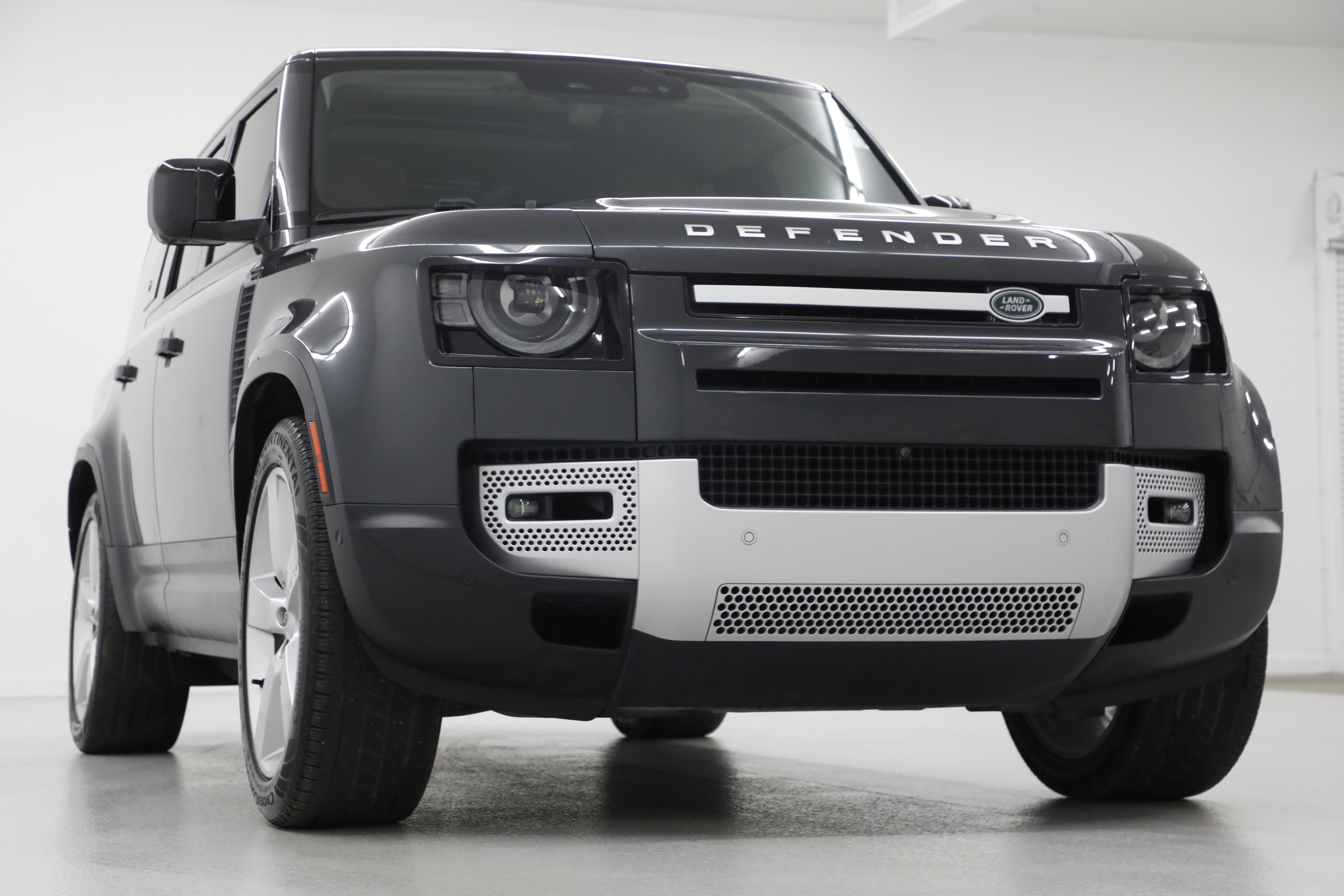 2023 Land Rover Defender First Edition