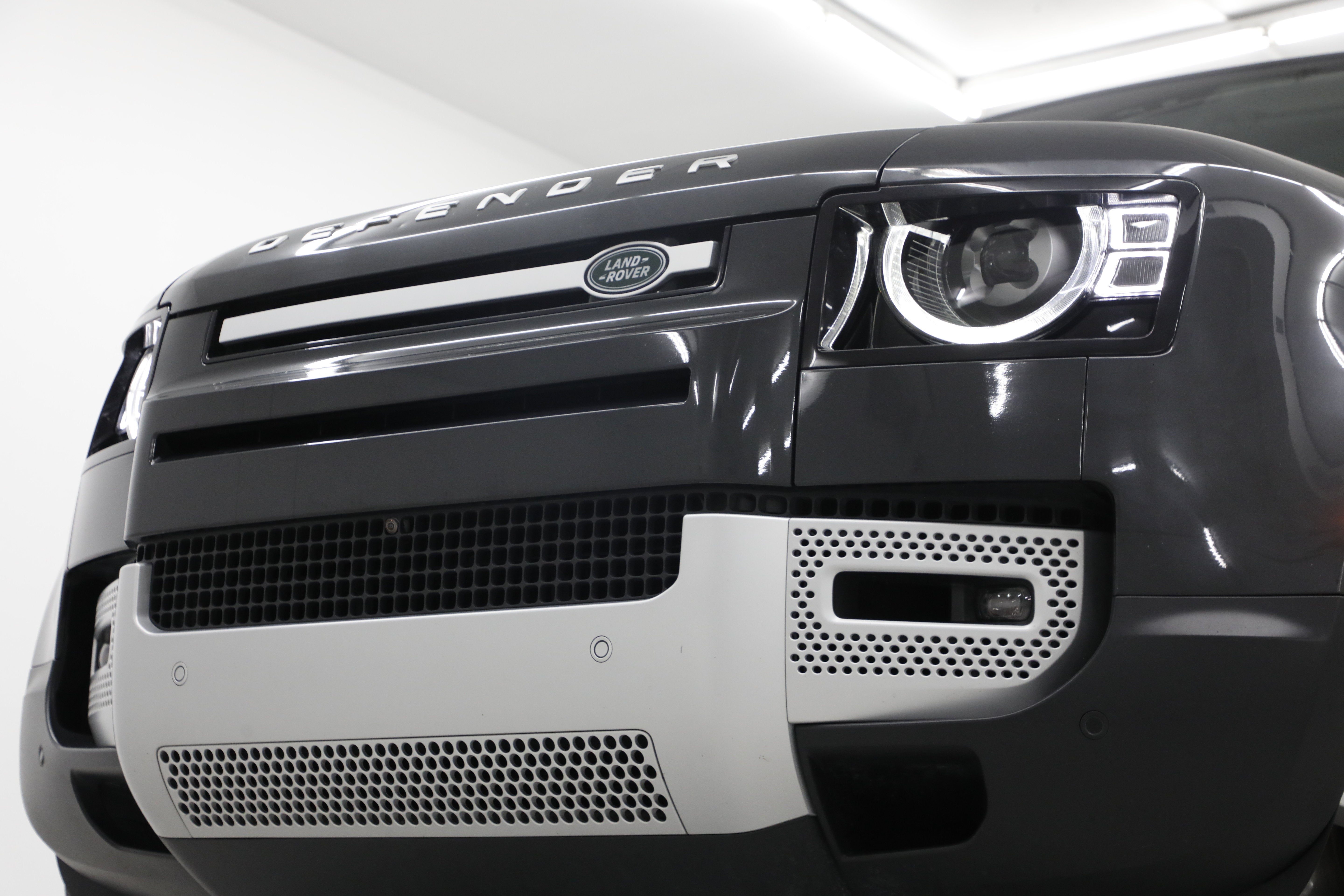 2023 Land Rover Defender First Edition